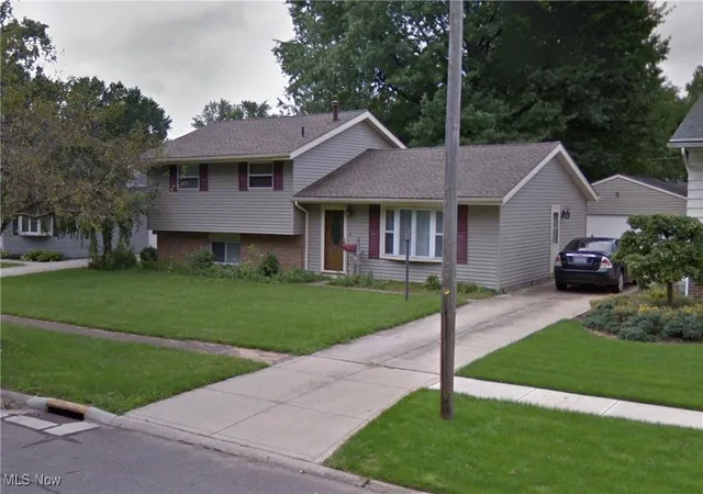 1st image of 542 Georgetown Ave, Elyria, OH 44035 | MLS# 5172700