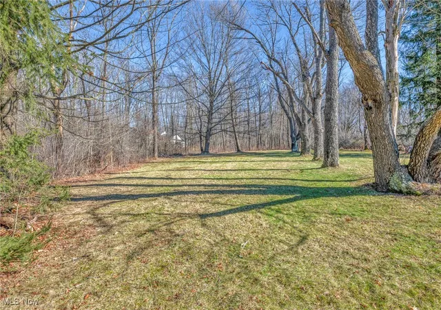4th image of 10971 Auburn Rd, Chardon, OH 44024 | MLS# 5168657