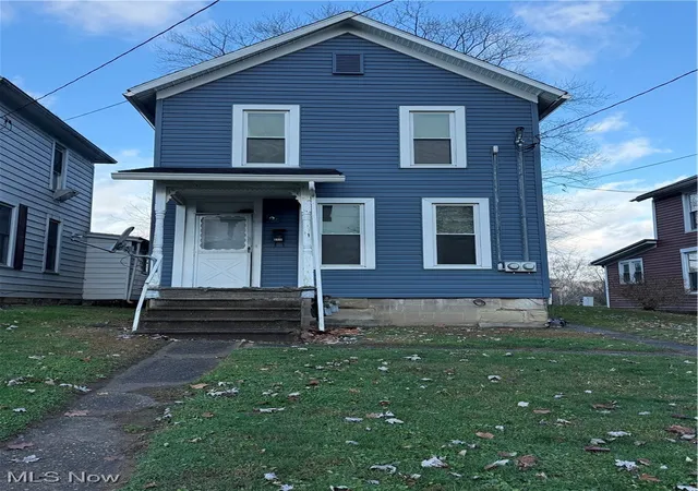 Homes for sale in Saint Marys, WV | 611 Riverside Dr, Saint Marys, WV 26170 | MLS# 5174595