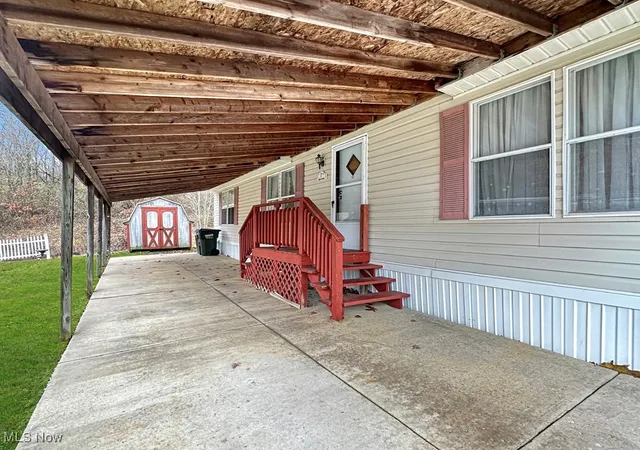 3rd image of 2749 Deer Pass Dr Sw, Canton, OH 44706 | MLS# 5174690