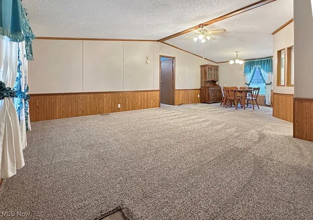 5th image of 2749 Deer Pass Dr Sw, Canton, OH 44706 | MLS# 5174690
