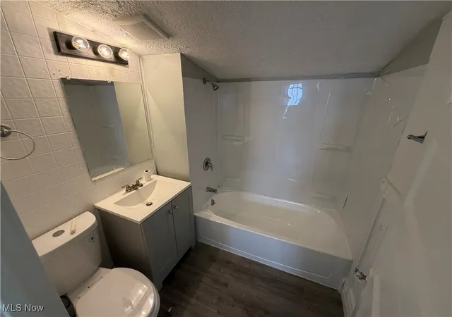 3rd image of 121 E 205Th St, Euclid, OH 44123 | MLS# 5175291