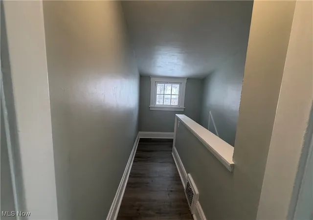 4th image of 121 E 205Th St, Euclid, OH 44123 | MLS# 5175291