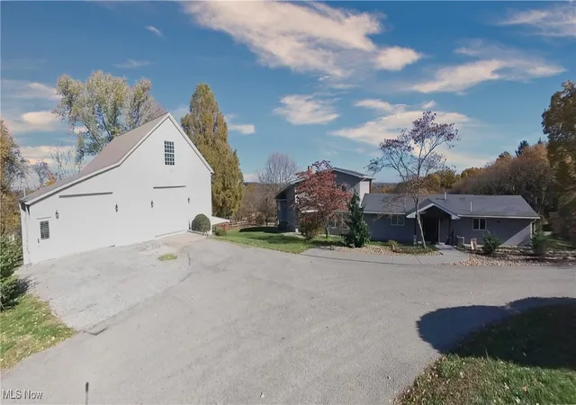 Photo 3 of Single family home for sale at 16971 Park Way, East Liverpool, OH 43920 | MLS# 5175946 | Listing updated on 2026-07-02