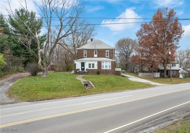 2nd image of 2823 Columbus Rd Ne, Canton, OH 44705 | MLS# 5175784