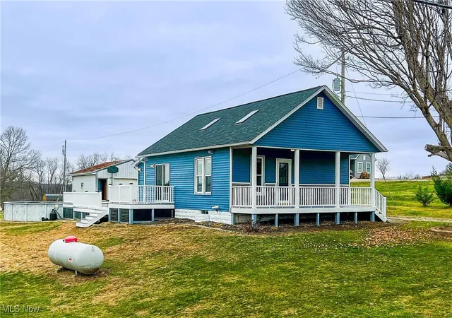 1st image of 3895 Adamsville Rd, Zanesville, OH 43701 | MLS# 5176079