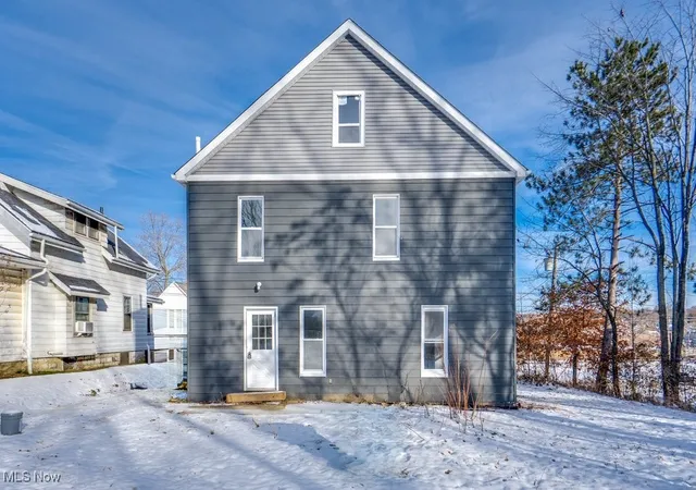 Homes for sale in Wadsworth, OH | 155 W Walnut St, Wadsworth, OH 44281 | MLS# 5176459