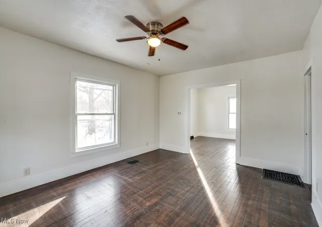 Homes for sale in Wadsworth, OH | 155 W Walnut St, Wadsworth, OH 44281 | MLS# 5176459