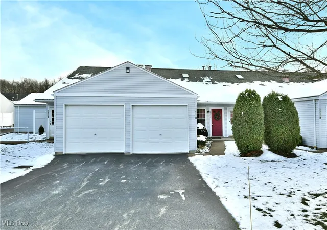 1st image of 3477 Ivy Hill Cir #B, Cortland, OH 44410 | MLS# 5175637
