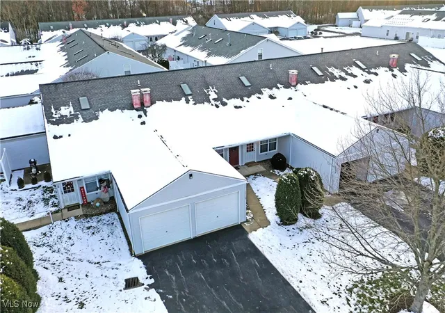 2nd image of 3477 Ivy Hl Cir, Cortland, OH 44410