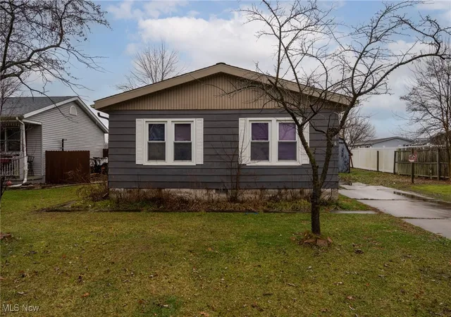 Homes for sale in La Grange, OH | 476 Stallion Ct, La Grange, OH 44050 | MLS# 5176928