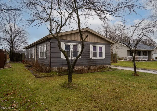 Homes for sale in La Grange, OH | 476 Stallion Ct, La Grange, OH 44050 | MLS# 5176928