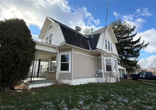 2nd image of 431 N Metcalf St, Lima, OH 45801 | MLS# 5177414