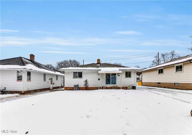 Photo 4 of Sale Pending at 14808 James Ave, Maple Heights, OH 44137 | MLS# 5176720 | Listing updated on 2026-08-28