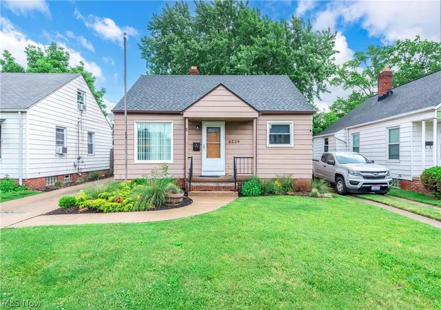 2nd image of 4529 W 150th St, Cleveland, OH 44135 | MLS# 5177605