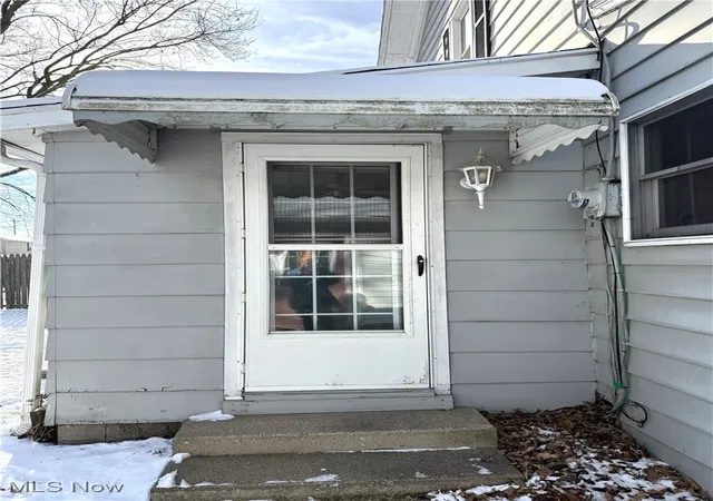 Photo 3 of Single family home for sale at 131 8th Street Sw, New Philadelphia, OH 44663 | MLS# 5177694 | Listing updated on 2026-07-28