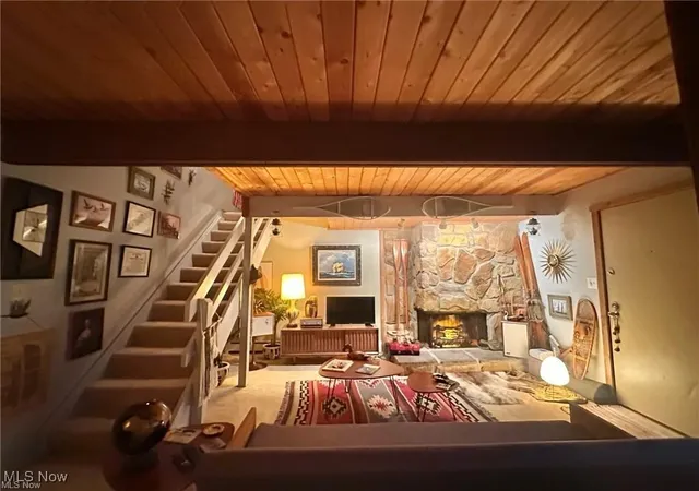 5th image of 1722 Treetop Trl, Akron, OH 44313