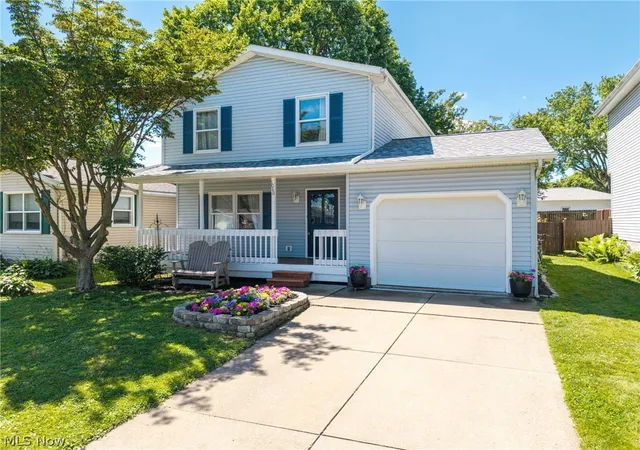 1st image of 1080 Stratford St, Barberton, OH 44203 | MLS# 5178216