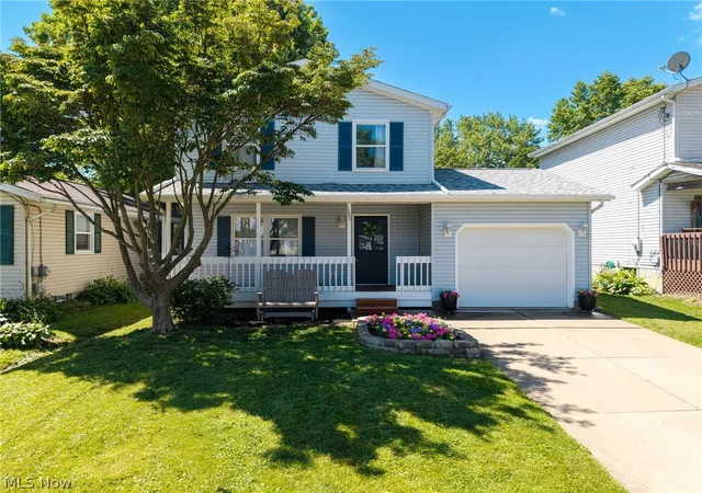 2nd image of 1080 Stratford St, Barberton, OH 44203 | MLS# 5178216