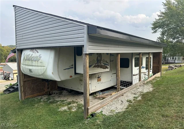 Homes for sale in Senecaville, OH | 17875 Lashley Rd #113, Senecaville, OH 43780 | MLS# 5178230
