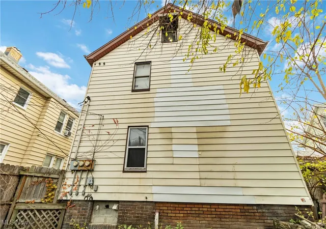 Homes for sale in Cleveland, OH | 3272 W 88th St, Cleveland, OH 44102 | MLS# 5173325