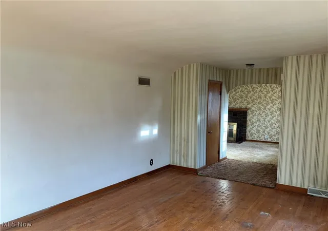 3rd image of 4234 Lake Rd, Youngstown, OH 44511 | MLS# 5178631