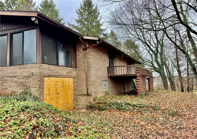 Homes for sale in Uniontown, OH | 2898 Canton Rd, Uniontown, OH 44685 | MLS# 5178704