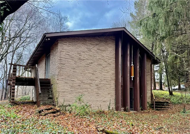 Homes for sale in Uniontown, OH | 2898 Canton Rd, Uniontown, OH 44685 | MLS# 5178704