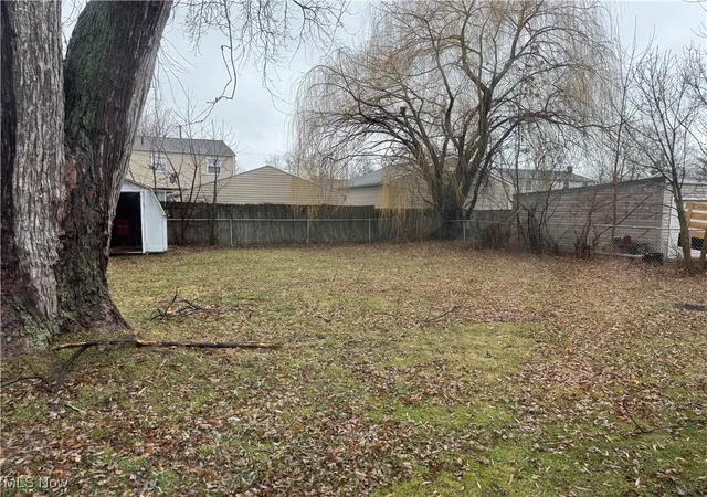 Photo 3 of Single family home for sale at 1222 E 360th Street, Eastlake, OH 44095 | MLS# 5178775 | Listing updated on 2026-08-22