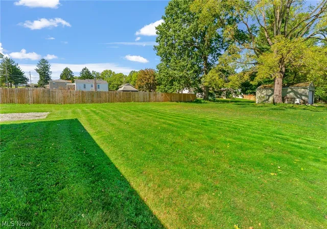 Photo 3 of Single family home for sale at 541 Lincoln Ave, Struthers, OH 44471 | MLS# 5178786 | Listing updated on 2026-09-28
