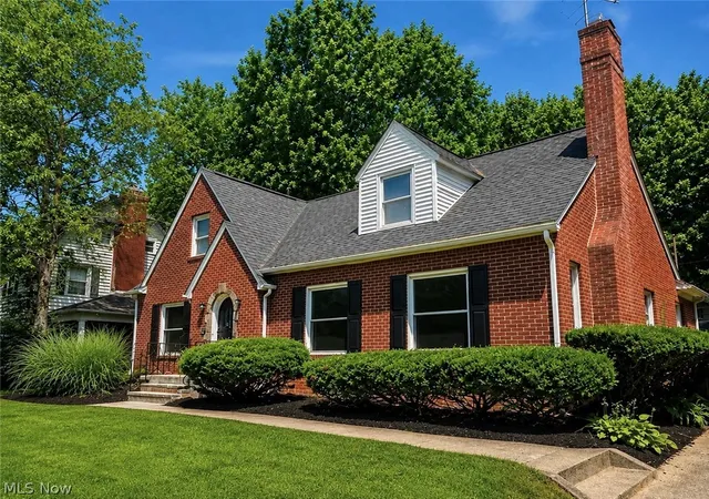 Homes for sale in Akron, OH | 627 Greenwood Ave, Akron, OH 44320 | MLS# 5179015