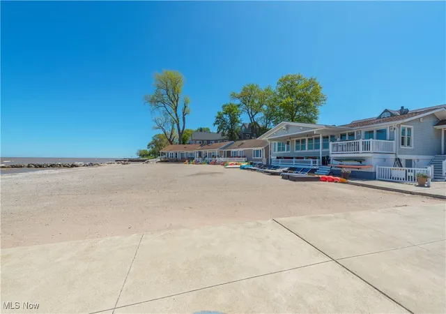 Homes for sale in Vermilion, OH | 13005 W Lake Rd, Vermilion, OH 44089 | MLS# 5179129