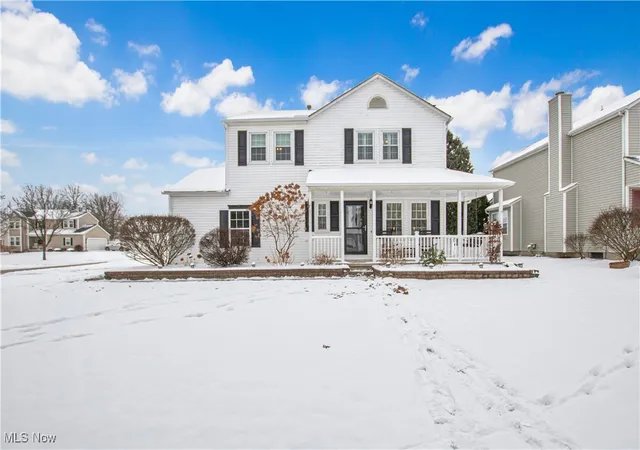 Photo 1 of Sale Pending at 920 Yorktown Dr, Medina, OH 44256 | MLS# 5175133 | Listing updated on 2026-01-06