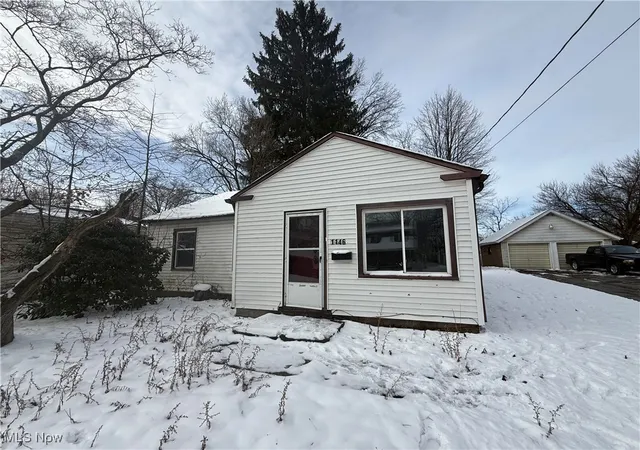 Photo 2 of Single family home for sale at 1146 Adelaide Ave Se, Warren, OH 44484 | MLS# 5178410 | Listing updated on 2026-06-24