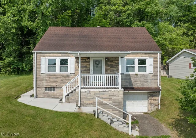 Homes for sale in Weirton, WV | 128 Alta St, Weirton, WV 26062 | MLS# 5176077
