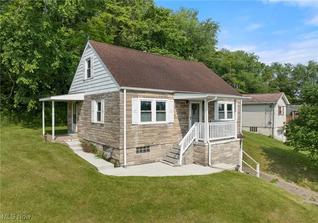 Homes for sale in Weirton, WV | 128 Alta St, Weirton, WV 26062 | MLS# 5176077