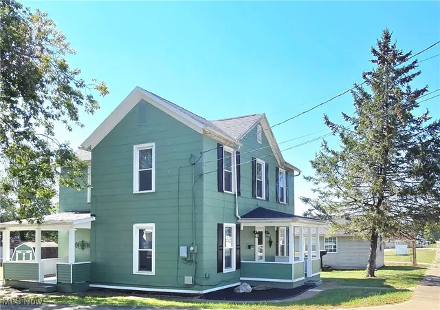 3rd image of 802 Camden Ave, Parkersburg, WV 26101 | MLS# 5180103