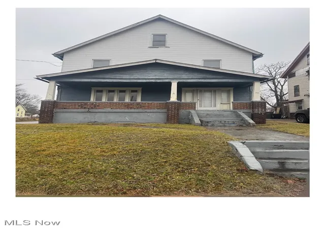 Homes for sale in Youngstown, OH | 794 Fairgreen Ave, Youngstown, OH 44510 | MLS# 5180327