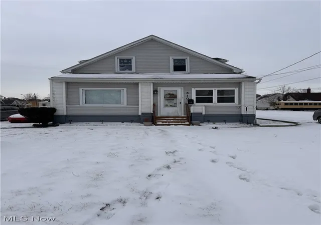 Homes for sale in Lorain, OH | 510 E 25th St, Lorain, OH 44055 | MLS# 5180340