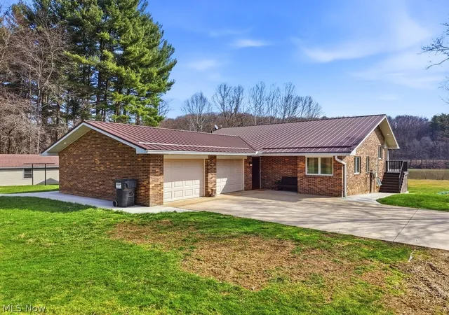 Homes for sale in Dellroy, OH | 1430 Magnolia Rd Sw, Dellroy, OH 44620 | MLS# 5181057