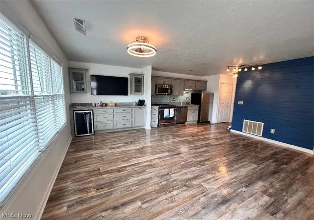 5th image of 5237 W Lake Rd W, Saybrook, OH 44004