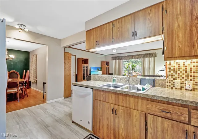 Photo 3 of Sale Pending at 25550 Glenbrook Blvd, Euclid, OH 44117 | MLS# 5181580 | Listing updated on 2026-04-02
