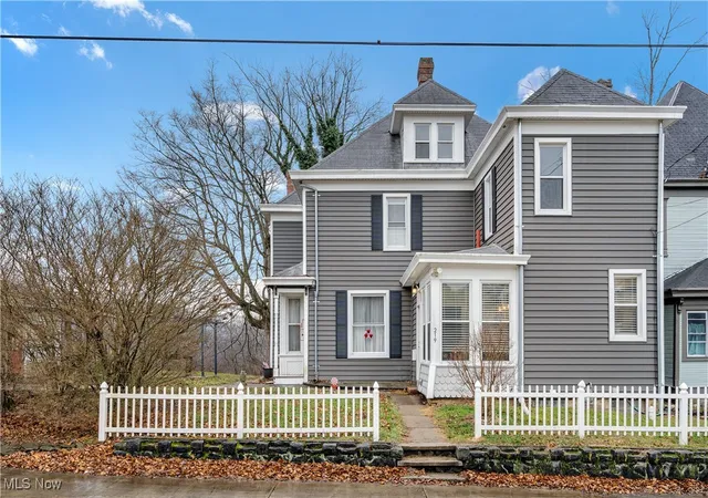 Homes for sale in East Liverpool, OH | 219 Pennsylvania Ave, East Liverpool, OH 43920 | MLS# 5181354