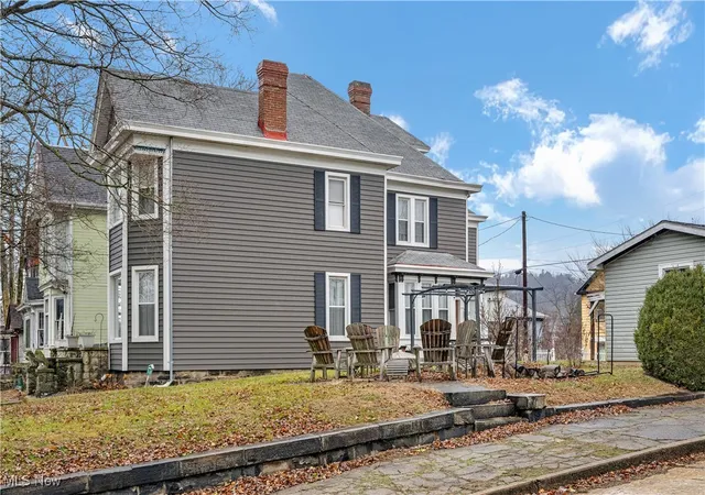 Homes for sale in East Liverpool, OH | 219 Pennsylvania Ave, East Liverpool, OH 43920 | MLS# 5181354