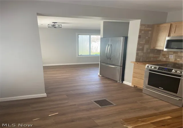 2nd image of 4138 E 154th St, Cleveland, OH 44128 | MLS# 5182242
