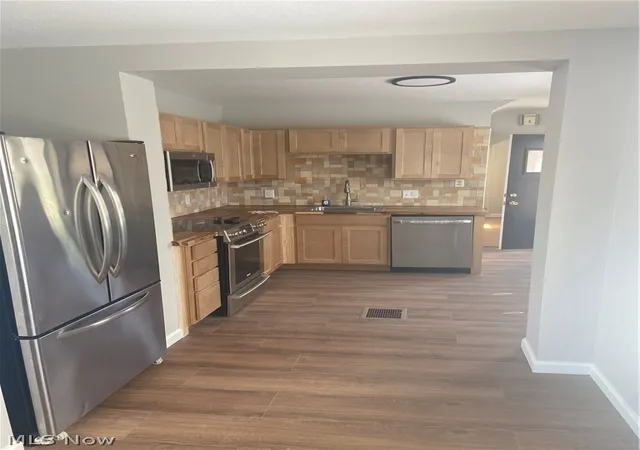 3rd image of 4138 E 154Th St, Cleveland, OH 44128 | MLS# 5182242