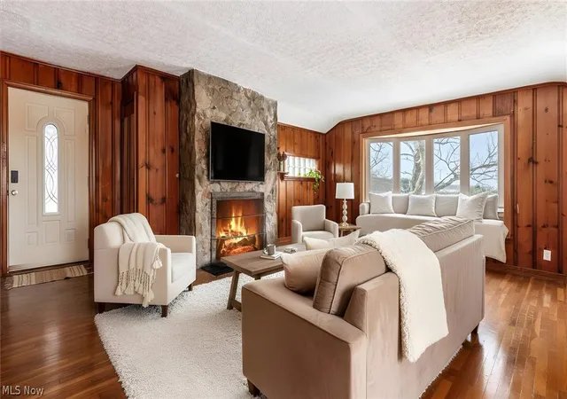 Photo 2 of Single family home for sale at 10050 Norwich Dr, Norwich, OH 43767 | MLS# 5182227 | Listing updated on 2026-07-08
