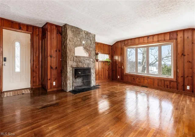 Photo 4 of Single family home for sale at 10050 Norwich Dr, Norwich, OH 43767 | MLS# 5182227 | Listing updated on 2026-07-08