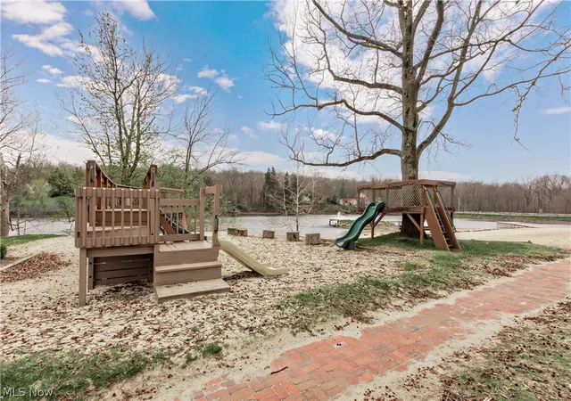 4th image of 17 Chillicothe Rd, Chagrin Falls, OH 44023 | MLS# 5182280
