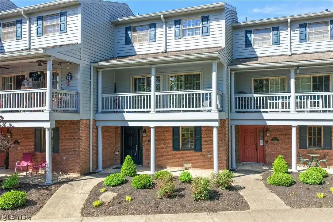 Listing Photo 1 - Condo for sale in 129 S 4th St located at 129 S 4th St, Marietta, OH 45750 - Unit 129 S 4th Street